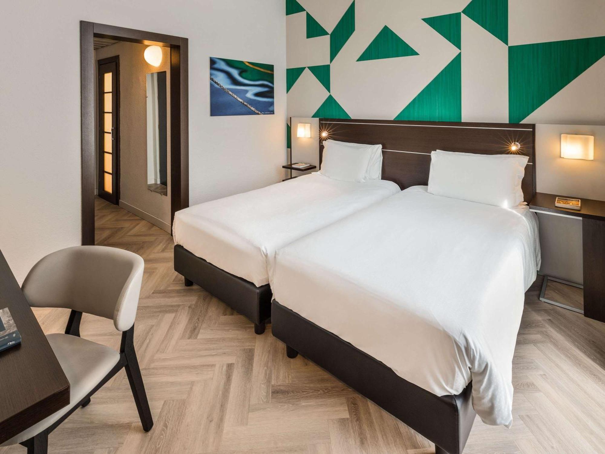 Mercure Napoli Centro Angioino Εξωτερικό φωτογραφία