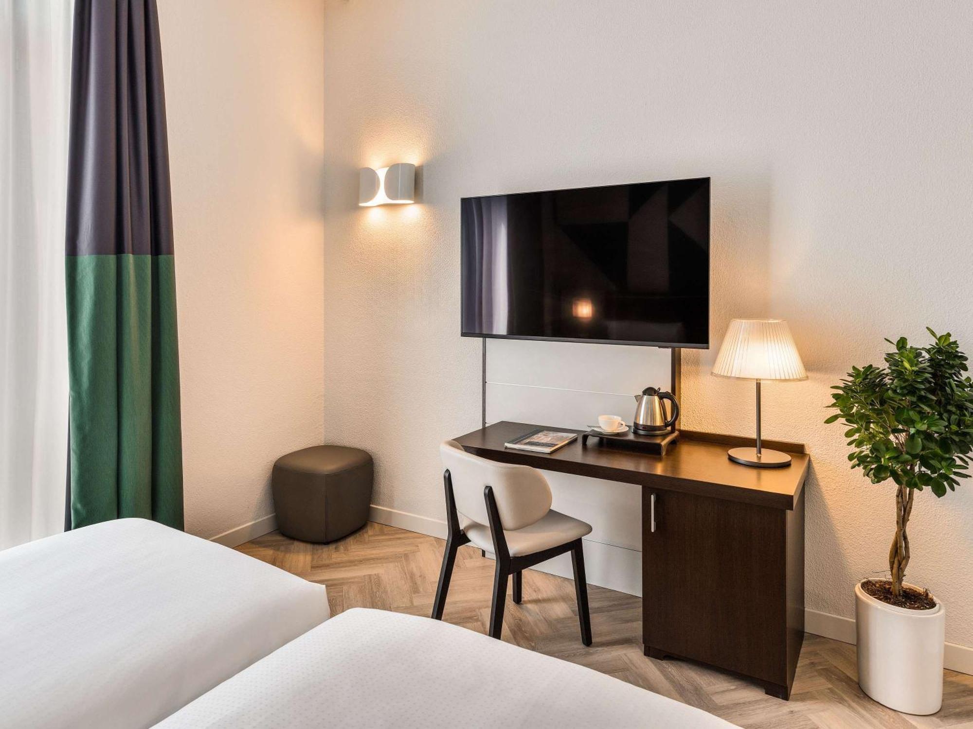 Mercure Napoli Centro Angioino Εξωτερικό φωτογραφία